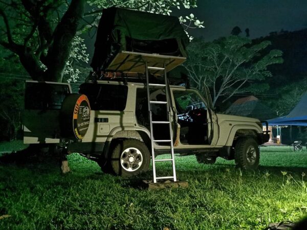 Landcruiser with Tent 